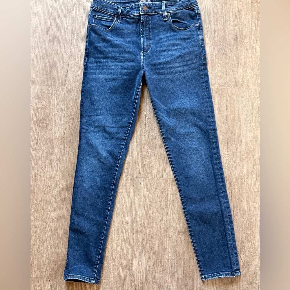 Abercrombie & Fitch Dark Blue skinny High Rise Jeans, stretch woman’s sz 10